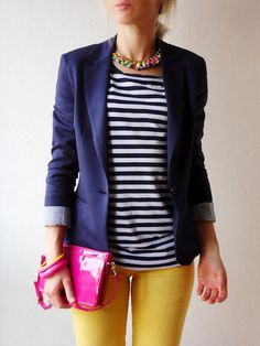 Modest Mom, Blazer Outfit, Mode Casual, Outfit Trends, Pink Purse