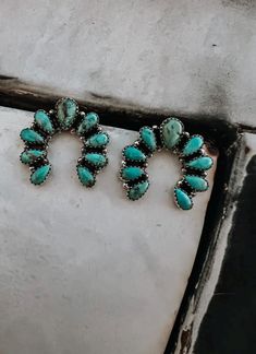 We love these genuine turquoise + sterling silver horseshoe stud/post earrinsgs!! Perfection!  Made in USA Size: 1" Western Jewelry Earrings, Western Turquoise Earrings, Silver Western Earrings, Country Girl Jewelry, Antique Turquoise Jewelry, Nickel-free Turquoise Western Jewelry, Lainey Wilson, Cowgirl Rodeo