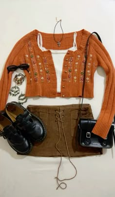 Autumn Orange Outfit, 67 Degree Weather Outfit Fall, Octoberfest Outfits Women Casual, Fall Thrift Outfits, Apple Picking Outfit, Cute Thanksgiving Outfits, Pumpkin Patch Outfit, Orange Outfit, Funky Outfits