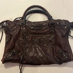 Used In Great Condition, Comes With Mirror And New Unused Tassel. Originally Purchased In Balenciaga Nyc Store. Minor Scuff On Corners. Olsen Twins Balenciaga Bag, Boujee Bags, Balenciaga Classic City, Balenciaga Tote, Bottega Veneta Bag, Balenciaga Leather, Balenciaga Handbags, Motorcycle Bag, Buy Bags