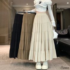 Work Skirt Pattern, Skirts Long Aesthetic, Fashion Outfits Skirts Long, Cute Long Skirt Outfits Korean, Long Skirt Style Fashion Ideas, Outfit Ideas With Skirts Long, Long Skirt Outfits Korean Style, Aesthetic Clothes Skirts, Korean Long Skirt Fashion