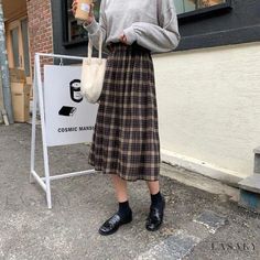 Lasaky - Vintage Plaid Skirt with Pleats and High Waist Plus Size Long Skirt, Cottagecore Aesthetic Clothes, Plus Size Long Skirts, Pleated Plaid Skirt, Aesthetic Outfits Vintage, Long Skirt Casual, Skirt Streetwear, Woolen Dresses, Plaid Pleated Skirt