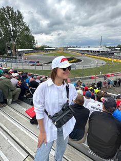 Formula 1 aesthetic Canada Montreal formule 1 outfit @judemartns Formula 1 Montreal Canada, F1 Race Outfit Ideas, F1 Grand Prix Outfits, F1 Montreal, Formula 1 Canada, F1 Vegas, Formula 1 Outfit Women, F1 Fits