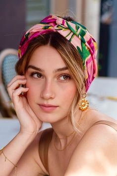 BANDEAU CHEVEUX PRET À ENFILER 100% coton imprimé au Portugal Certifié sans substances nocives par Oeko-tex 100 Fabriqué à Paris Pink And Green Flowers, Turban Headbands, Head Accessories, Turbans, Tunisia, Dress Pant, Green Flowers, Headband Hairstyles, Bosnia And Herzegovina