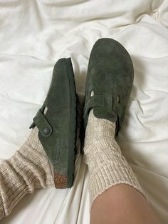 Birkenstock Suede, Ig Post, Post Ideas, Christmas Wishlist, Shoes Shoes, Thyme, Birkenstock, Santa Claus, Clogs