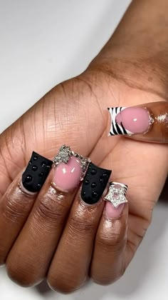 Pink Silver Black Nails, Scorpio Nails Designs Short, Freshman Nails, Short Pink And Black Nails, Black Short Nail Designs, Hoco Nails, Acrylic Nail Set