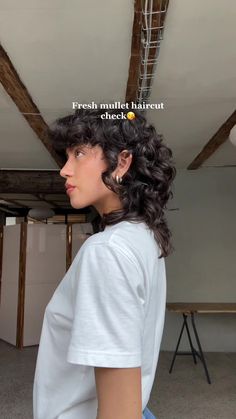 Mullet Shaggy Hairstyle Women, Wolfcut Mullet Curly Hair, Curly Shag Mullet Women, Shaggy Curly Mullet For Women, Mullet Haircut Woman Curly, Curly Hairstyles Shag, Curly Hair Mullet Haircut, Mullets On Women Curly, Short Mullet Hairstyle Women Curly