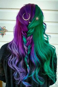 Purple And Green Hair, Half And Half Hair, Split Dyed Hair, Fest Outfits, Split Hair, Hair Idea, Bright Hair, Colored Hair