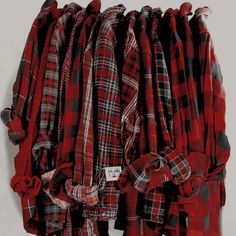 them ; “and along with that, i got you..” sean pulls out a brand new red flannel from out of the bag and watches as marks almond eyes light up. Gryffindor Aesthetic, Kageyama X Hinata, Kuroo Tetsurou, Color Combinations For Clothes, Kenma Kozume, Riot Grrrl, Red Flannel, Cherry Bomb, Aesthetic Colors