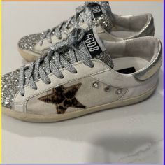 Brand New Golden Gooses Only Worn Once In Excellent Condition Golden Goose Gold Star, Golden Goose Aesthetic, Sneaker Aesthetic, Golden Goose Boots, Golden Goose Women, Golden Goose Sneakers Outfit, Golden Goose Outfit, Shoes Golden Goose, Golden Shoes