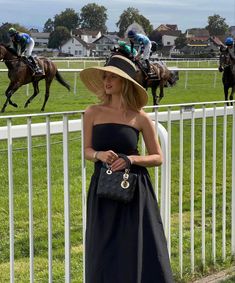 @franziskanazarenus on instagram Horse Race Outfits For Women, Derby Aesthetic, Kentucky Derby Outfit For Women