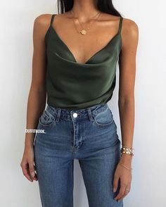 Discovered by Gayane. Find images and videos about fashion, beautiful and style on We Heart It - the app to get lost in what you love. Satin Top, Mode Inspo, Moda Vintage, Outfit Goals, Mode Inspiration, Fashion Mode