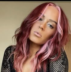 Half Pink Half Red Hair, Red Hair Pink Money Piece, Valentines Hair Color, Maroon And Pink Hair, Pink And Burgundy Hair, Burgundy And Pink Hair, Pink Money Piece Hair, Burgundy Hair Ideas