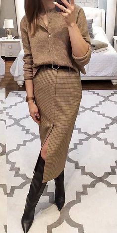 Skirt And Boots, Casually Chic, Chique Outfits, Mode Casual, Looks Chic, Autumn Outfit, Work Outfits Women