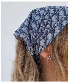 Rosie The Riveter, Grunge Hair, Mode Vintage, Looks Style, Blue Aesthetic, Looks Vintage, Scarf Hairstyles, Head Scarf, Hair Goals