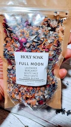 Full Moon Goddess, Full Moon Bath, Witchcraft Aesthetic, Bath Salts Diy, Bath Kit, Botanical Bath, Moon Bath, Bath Soaks, Moon Ritual