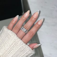 50+ INSANELY CUTE WINTER NAIL IDEAS YOU'LL LOVE! - Stylin by Sarita Cute Winter Nail Ideas, Christmas Candy Nails, Winter Nails Design Ideas, Best Winter Nails, White Winter Nails, Sparkly Christmas Nails, Cute Winter Nails, Winter Nail Art Ideas, Winter Nails Design