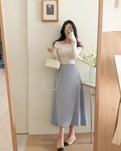 Conservative Skirt Outfit, Classy Conservative Outfits, Girly Work Outfits, Girly Office Outfits, Modest Preppy Outfits, Crop Top Outfits Korean Style, Modesty Dress, White Frock, White Skirt Outfits