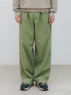 Color : GREENCountry of Origin : China Green Tapered Leg Parachute Pants For Spring, Baggy Military Style Bottoms For Spring, Green Wide Leg Cotton Bottoms, Green Pants With Side Pockets For Spring, Casual Green Bottoms For Workwear, Baggy Military Bottoms For Spring, Green Baggy Parachute Pants For Spring, Green Cargo Straight Pants, Green Straight Leg Parachute Pants For Spring