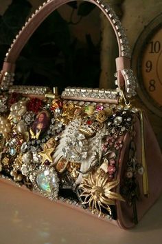 B dazzled  purse Vintage Upcycling, Old Jewelry Crafts, Upcycled Vintage Jewelry, Vintage Jewelry Ideas, Types Of Jewelry, Vintage Jewelry Crafts, Vintage Jewelry Art, Repurposed Jewelry, Vintage Purses