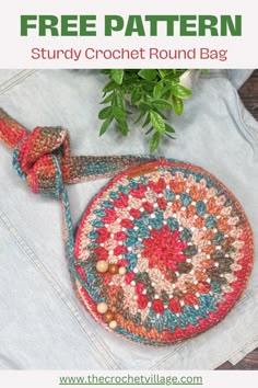 a crochet round bag is shown with the text free pattern, and it has a