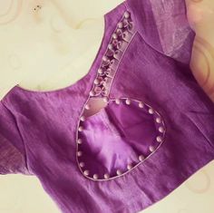 Trendy Saree Blouse Designs, Saree Blouse Ideas, Blouse Back Neck Design, Back Neck Design, Neck Patterns, Blouse Back Neck, Blouse Designs High Neck, Churidar Neck Designs