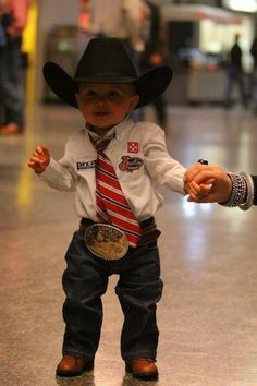 Cowboy Baby, Western Babies, Cowboy Girl, Parenting Done Right, Country Kids, Cowboy Up, Cute N Country, Baby Cowboy, Cowboy Hat