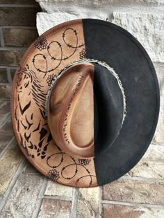 Custom burned love me but leave me wild horse hat. One size fits all. Burned Straw Hat, Black Rustic Hat For Rodeo, Rustic Black Hat For Rodeo, Burned Felt Hat Design, Diy Cowboy Hat Decoration, Burning Hats, Hat Making Ideas, Cowboy Hat Crafts, Cowboy Hat Design