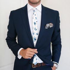 Blue Floral Tie, Navy Suits, Floral Ties, Tie Outfit, Navy Suit, Floral Outfit, Men’s Suits, Groom Attire