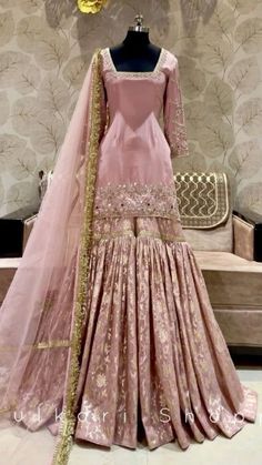 Wedding Sharara Bridal, Garara Dress, Trending Summer Nails, Gharara Designs, Desi Wedding Dresses, Latest Bridal Dresses, Wedding Mehndi, Pakistani Wedding Outfits, Pakistani Fancy Dresses