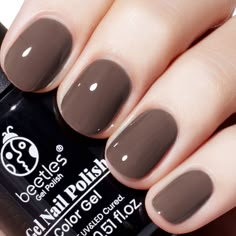 Fall Taupe Nails, Gray Brown Nails, Short Fall Nail Colors, Brown Grey Nails, Trending Fall Nail Colors 2024, Grey Brown Nails, Brown Gel Nails Short, Nail Colors Christmas, Nail Colors Ombre