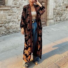 Zara *Blogger Favorite* Floral Burnout Velvet Devore Long Kimono Duster Robe. Featured Everywhere And Highly Sought After! Open Front Kimono With Below-The-Elbow Length Sleeves With Elastic Cuffs. Front Patch Pockets. Semi-Sheer Fabric Detail. Side Slits At Hem. Tied Self Belt (Included). Size Is Listed As A M But It Could Fit Up To An Xl - Quite Oversized. *** Please Refer To Last Photo For Detailed Measurements *** Condition: Pre-Loved - Gently Worn Flaws: N/A 11.1224.Q19z1 Silk Kimono Outfit Street Styles, Boho Outfit 2023, Duster Kimono Outfits, Athens Street Style Greece, Kimono Boho Outfit, Bohemian Style 2023, Modern Indian Clothes, Eclectic Style Fashion Boho Chic, Feel Good Outfits