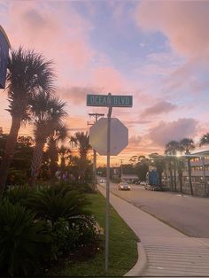 a street sign on the corner of ocean drive