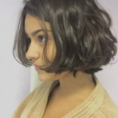 Short Bob Hair Aesthetic, Above Chin Bob, Short Neck Hairstyles, Hairstyles For Bob Haircut, French Bob Haircut, Midi Hair, 90s Bob, French Bob