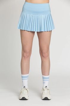 Gold Hinge Pleated Tennis Skirt in Aqua Sky - Estilo Boutique Tennis Girl Outfit, Gold Hinge Skirt, Middle School Fashion, White Pleated Tennis Skirt, Dream Wishlist, Preppy Tops, Outfits Athletic, Clothing Wishlist, Rush Dresses