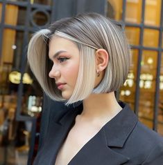 Short Blonde Hair Ideas, Ash Blonde Short Hair, Ash Blonde Bob, Short Blonde Bobs, Bob Hair Color, Short Hair Highlights, Short White Hair, Blonde Hair Ideas