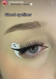 Simple Work Halloween Makeup, Subtle Halloween Eye Makeup, White Spider Web Makeup, Halloween Ghost Eyeliner, Halloween Inspired Makeup Easy, Ghostface Eyeliner, Halloween Easy Eyeliner, Halloween Eyeliner Simple, Simple Witch Makeup Halloween Kids