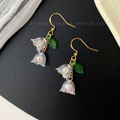 Lily of the Valley Earrings - Lily flower dangle earrings - White bell flower earrings - Unique Gift For Her 🤍 Hypoallergenic 🌸 Handmade with love ✨ Cute & Dainty  🎁 Gift ready 〰️Click👇🏻 Find more Earrings🎀  https://www.etsy.com/shop/byYeeSo ◽️ PACKAGING ◽️  * The jewelry will be nicely packaged * Comes with a drawstring suede pouch * If you need personalized gift note, please click the link below, add it to your cart when check out to upgrade your packaging. https://www.etsy.com/listing/1 Lily Flower Earrings, Bell Earrings, Wire Wrapping Diy, Diy Jewelry Earrings, Flower Dangle Earrings, Jewellery Inspiration, Earrings Unique, Cute Little Things, Earrings White