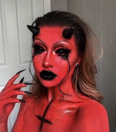 Red Contacts Makeup Halloween, Demon Look Halloween, Demonic Halloween Costume, Female Demon Makeup Halloween, Halloween Evil Makeup, Glam Demon Makeup, Halloween Horns Makeup, Sclera Contacts Makeup, Creepy Demon Makeup