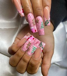 Add a fun twist to your holiday manicure with pink Christmas nails! From light soft pastels to bold fuchsia, pink Christmas nails bring a playful, modern vibe to traditional holiday looks. Try pink glitter, snowflakes, reindeer, ornaments, candy cane stripes or frosty ombre effects for winter or festive Christmas nail art. Make your nails merry and bright with pink christmas nail designs, cute pink christmas nails and pink christmas nail ideas! Pink Christmas Nail Designs, Easy Christmas Nail Designs, Pink Christmas Nail, Pink Christmas Nails, Cute Pink Christmas, Christmas Nail Designs Easy, Fall Gel Nails, Christmas Nails Easy