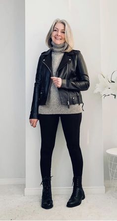 Plus Size Biker Jacket Outfit, London Winter Outfits Plus Size, Leather Jacket With Leggings, Fall Outfits 2024 Plus Size, Plus Size Leather Jacket Outfit, London Winter Outfits, Womens Leather Jacket Outfit, Black Leather Jacket Outfit