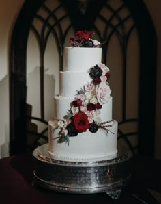 Hive Collection: Cake Flowers in Royal Romance |  - Lizzie Bee's Flower Shoppe Black Red And White Wedding Cake, Red Theme Wedding Cake, Red Wedding Cake Elegant, Winter Wedding Table Settings, Red Wedding Theme Romantic, Rose Wedding Cakes, Red And Black Wedding Cake, Red And White Wedding Cake