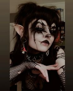 Goth Eye Makeup, Funky Makeup, Punk Makeup, Alt Makeup, Halloween Makeup Inspiration, Graphic Makeup, Swag Makeup, Alternative Makeup, Emo Makeup