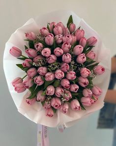 Sweet Tulip - Beautiful 50 premium Dutch tulips - Maison la Fleur Fuschia Flower Bouquet, Flower Bouquet Ideas Gift, Bouget Flower, Tulips And Roses Bouquet, Cute Flowers Bouquet, Purple Tulips Bouquet, Pink Bouquet Flowers, Little Flower Bouquet, Pretty Bouquet Of Flowers