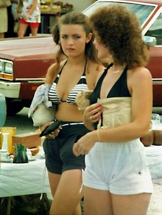 Teenagers of the 1980s 80's Hair, 1980s Nostalgia, American Teen, 1980s Design, Dolphin Shorts, Vintage Everyday, 1980s Fashion, Vintage Life, Young Fashion