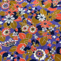 Beautiful  Approx 1 yard No stretch Unsure of content it's lightweight don't think it's cotton Mod Print, Vintage Love, Floral Prints, Display Homes, Bathing Beauties, Yard, Craft Supplies, Electronic Accessories, Tools