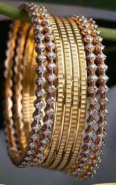 Stone Gold Bangles Indian, Diamond And Gold Bangles, Bangal Designs In Gold, Stone Bangles Indian Gold, Gold Bangles With Stones, Stone Bangles Gold, Bangles Indian Gold, Temple Jewellery Earrings