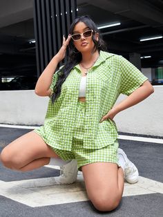 Green Casual Collar Short Sleeve  Gingham  Embellished Non-Stretch  Women Plus Clothing Tiny Top Big Pants Outfit, Tiny Top Big Pants, Summer Plus Size Outfits 2023, Big Pants Outfit, Arizona Trip, Big Pants, Hawaii Trip, Pocket Blouse, Shorts Outfits Women