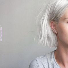 Platinum Bob, Busy Mind, 2018 Hair, Coloured Hair, Nice Hair, Pinterest Hair, Hair Design, Short Curly Hair, Hair Envy