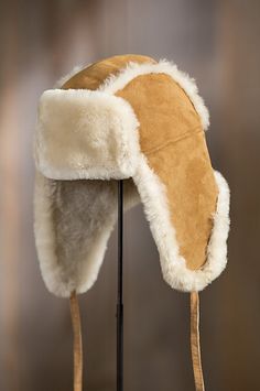 Crafted in genuine sheepskin double-faced from Spanish Merino sheep, this soft, protective hat gives you the premium insulation of sheepskin wool. Free shipping + returns. Trapper Hat Outfit, Fur Hat Pattern, Bennies Hats, Bad Dresses, Russian Hat, Aviator Hat, Merino Sheep, Fur Hats, Fast Fashion Brands